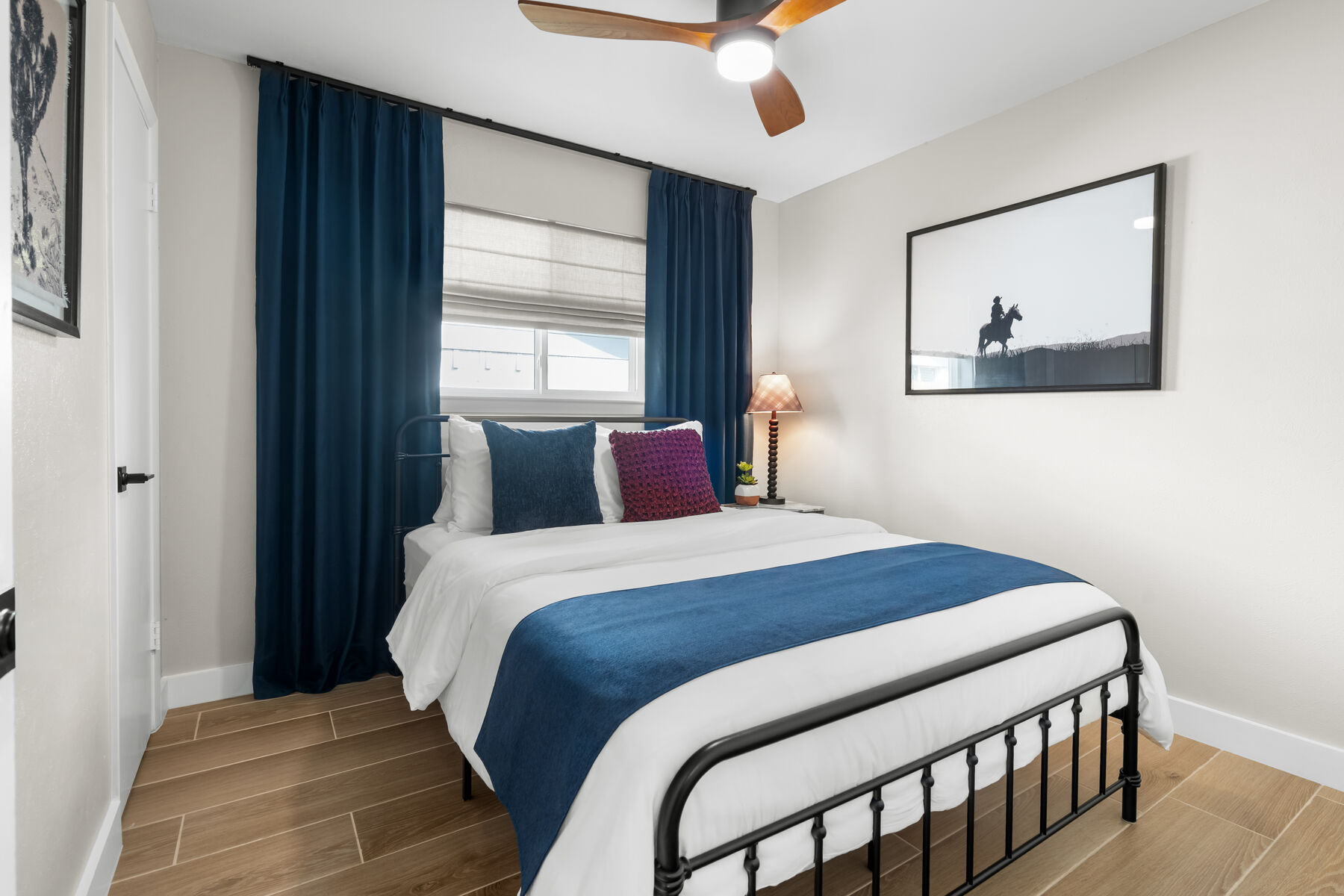 Bedroom 3, queen bed